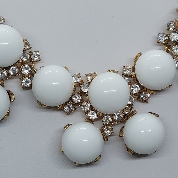 White Bead‎ Rhinestone Statement Necklace Gold Chain Costume Jewelry - Picture 3 of 6